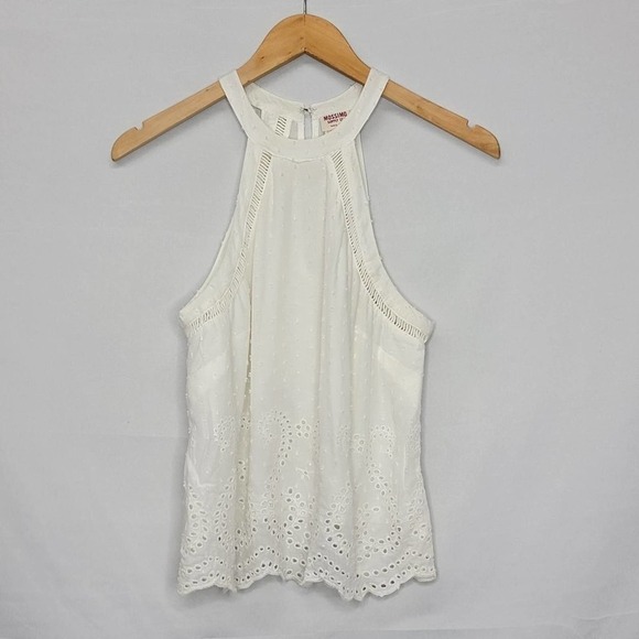 MOSSIMO Supply Co Razer Back Tank Top Key hole cut - Picture 3 of 11